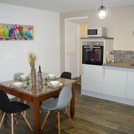 Apartament La Cour Royale *