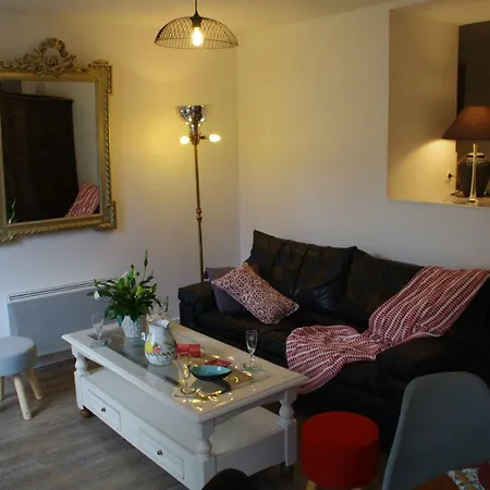 Apartament La Cour Royale *