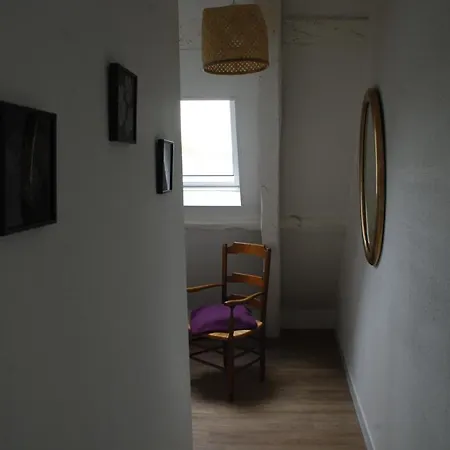 La Cour Royale * Μπαγιέ