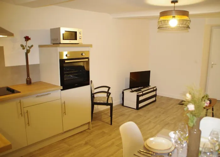 La Cour Royale Apartment *